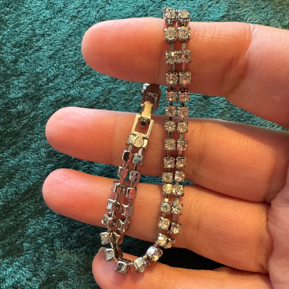 Double strand rhinestone bracelet, EUC. 6 1/2” silver tone.